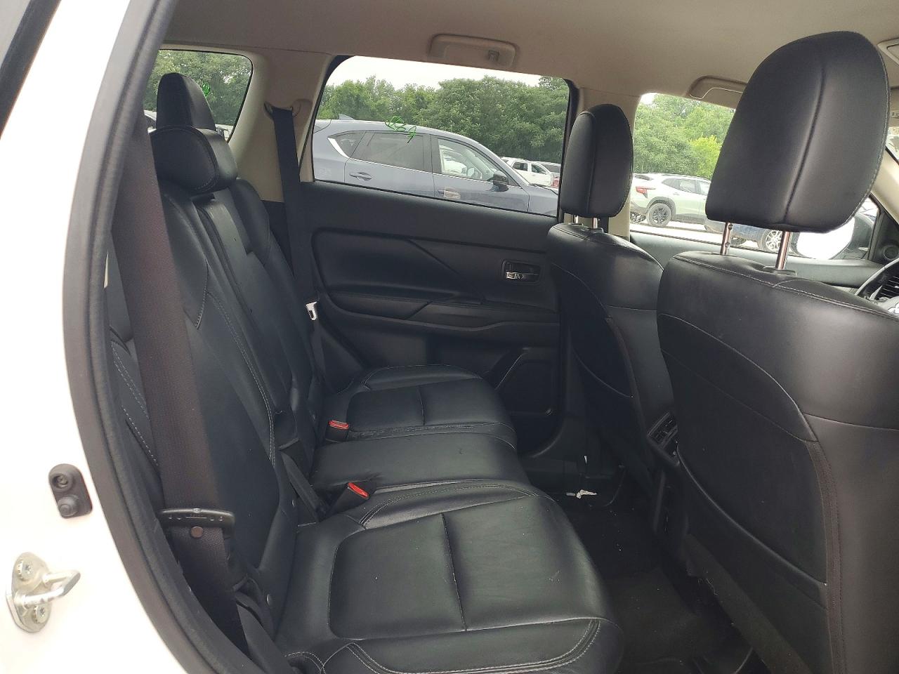 Mitsubishi Outlander Se