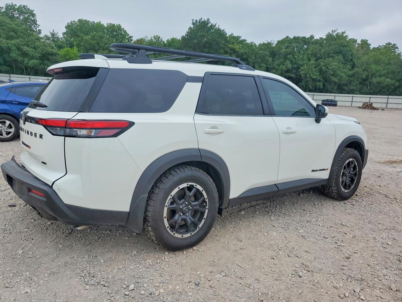 Nissan Pathfinder Rock Creek