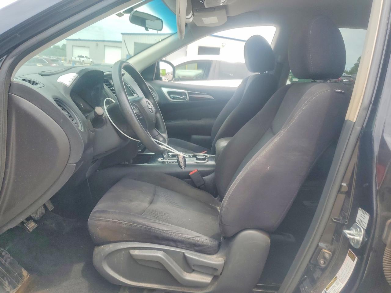 Nissan Pathfinder S