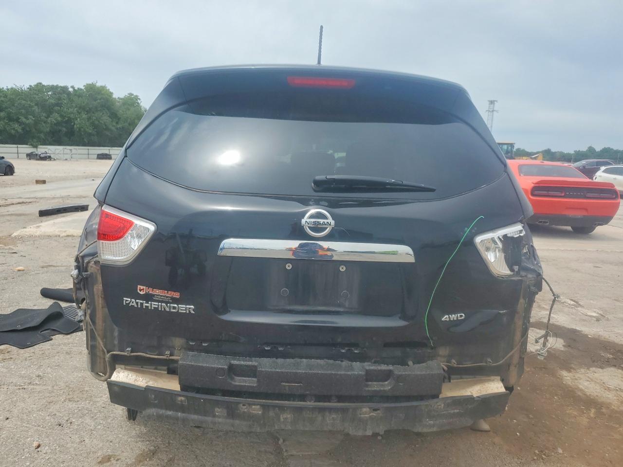 Nissan Pathfinder S