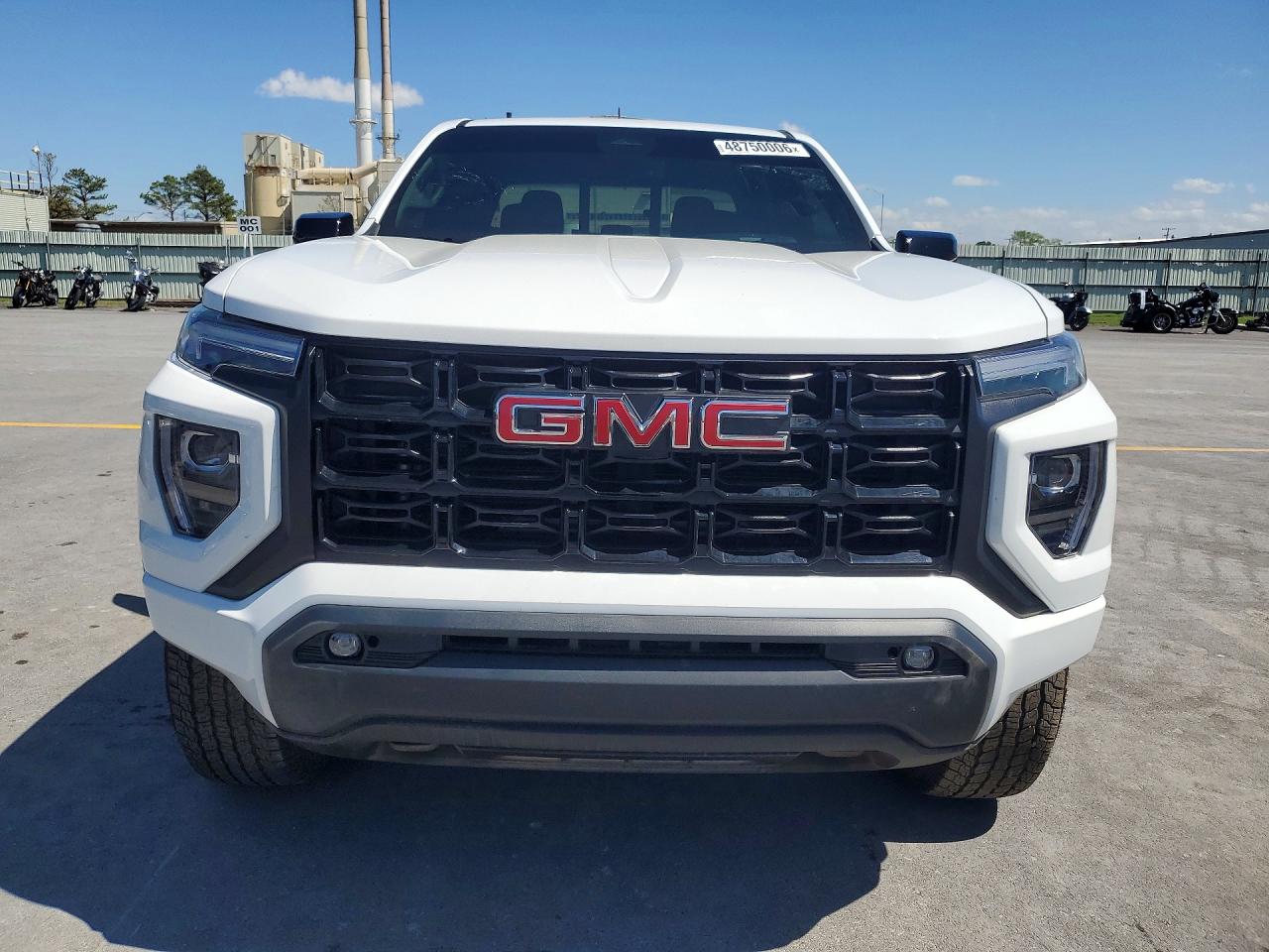 GMC Canyon Elevation