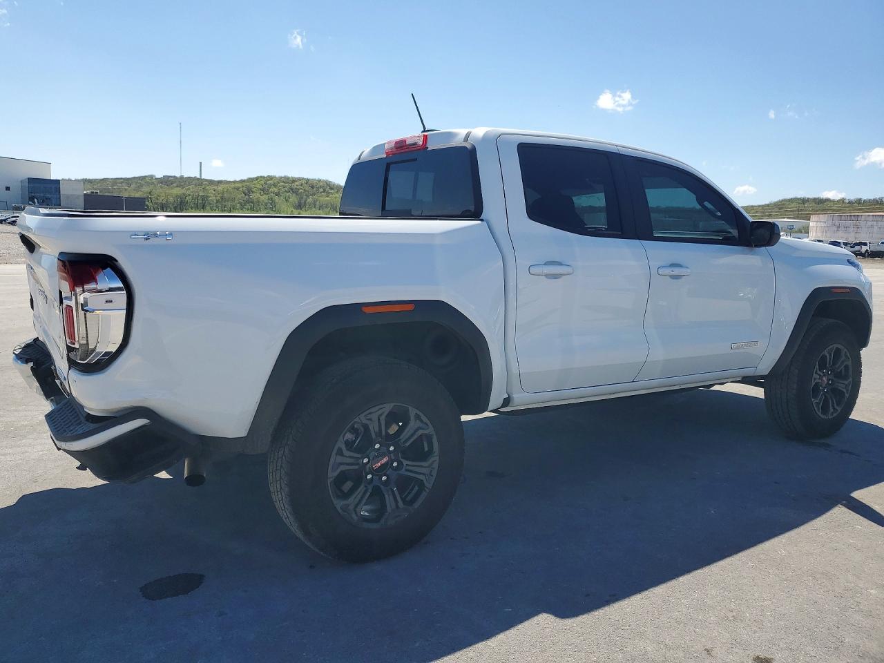GMC Canyon Elevation