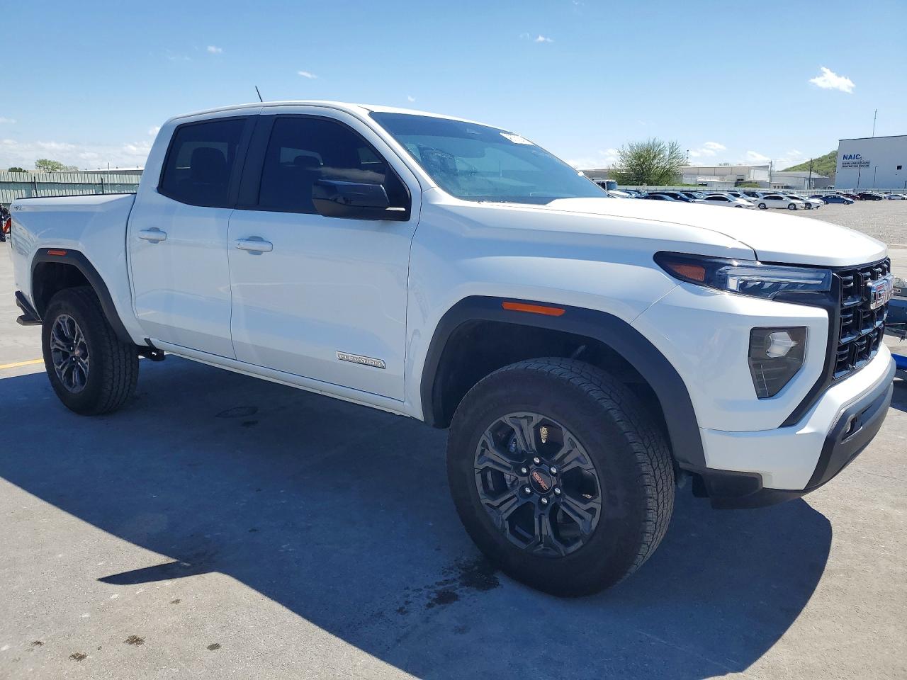 GMC Canyon Elevation