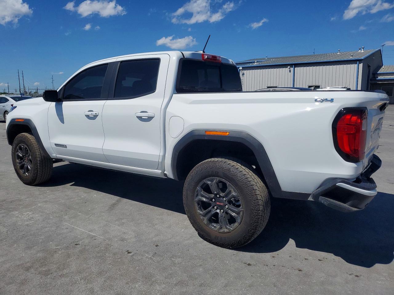 GMC Canyon Elevation