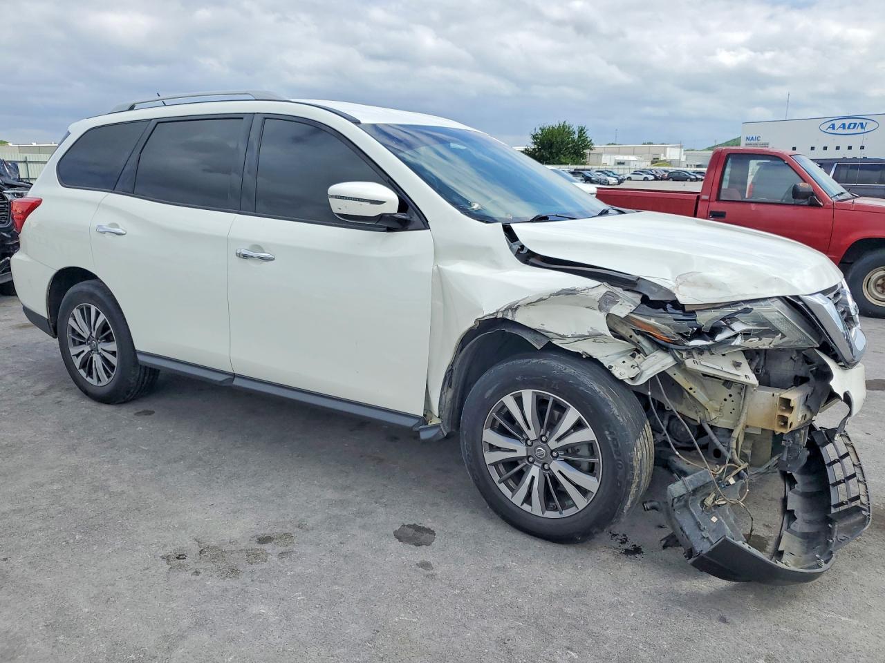 Nissan Pathfinder Sv