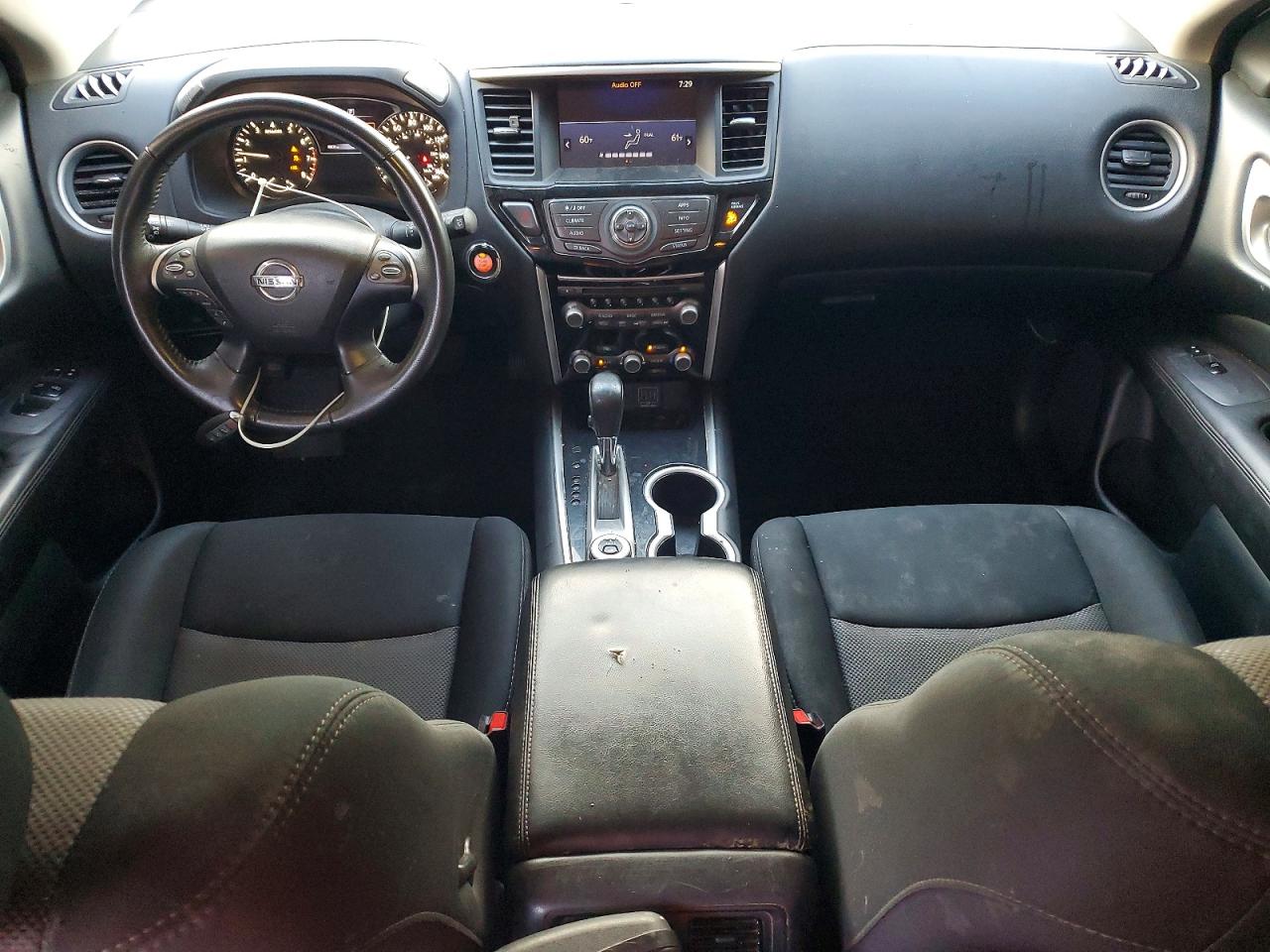 Nissan Pathfinder Sv