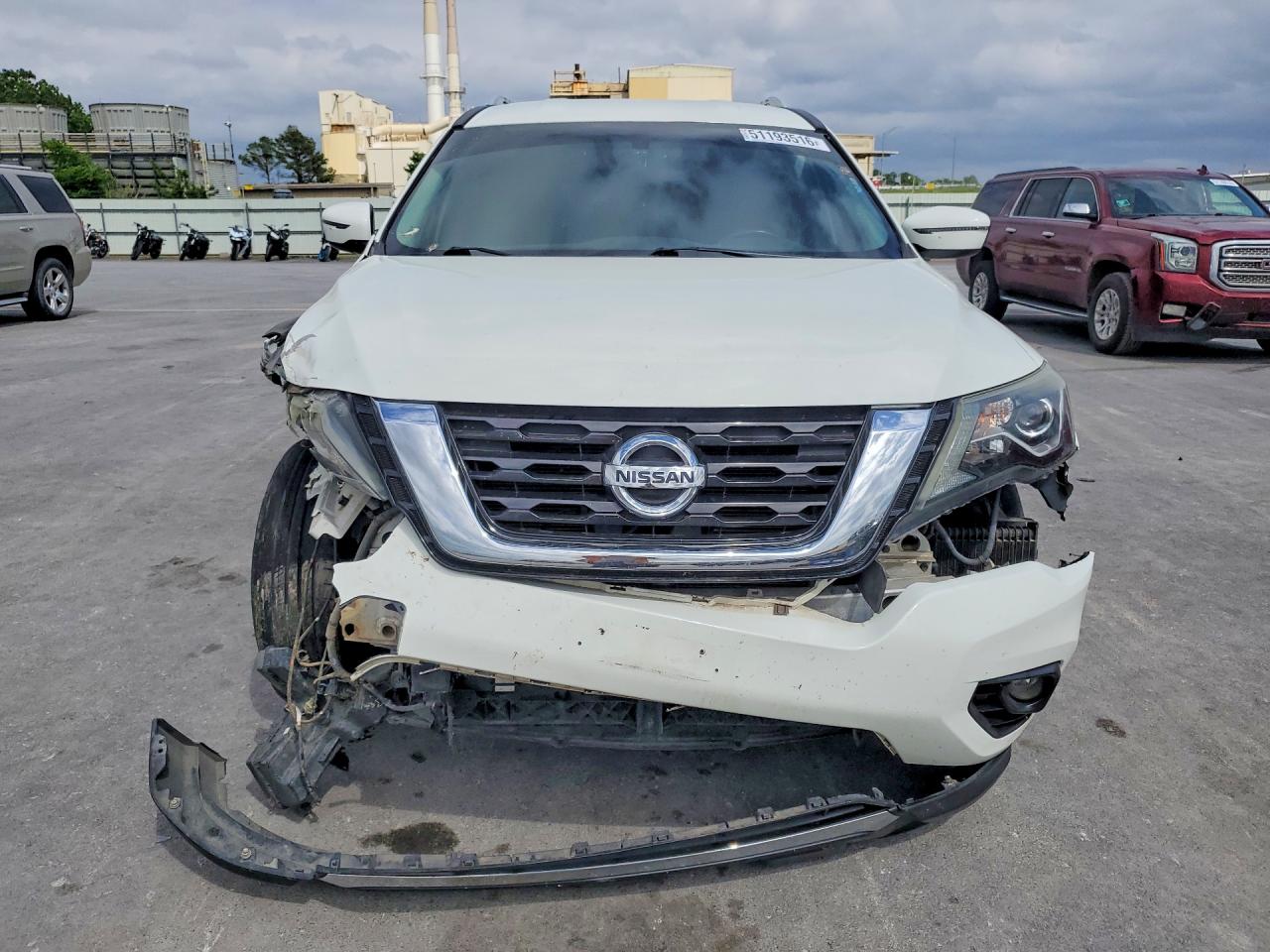 Nissan Pathfinder Sv