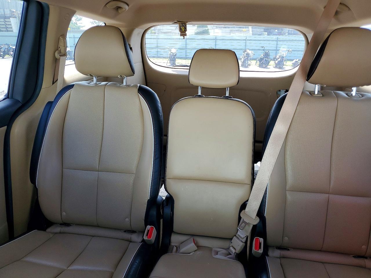 Kia Sedona Lx