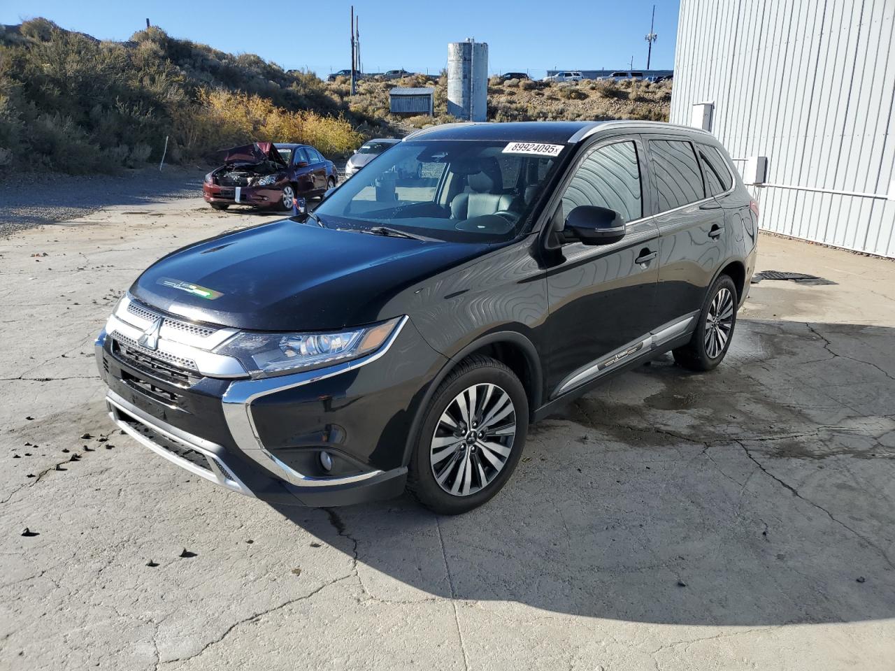 Salvage Mitsubishi Outlander Image