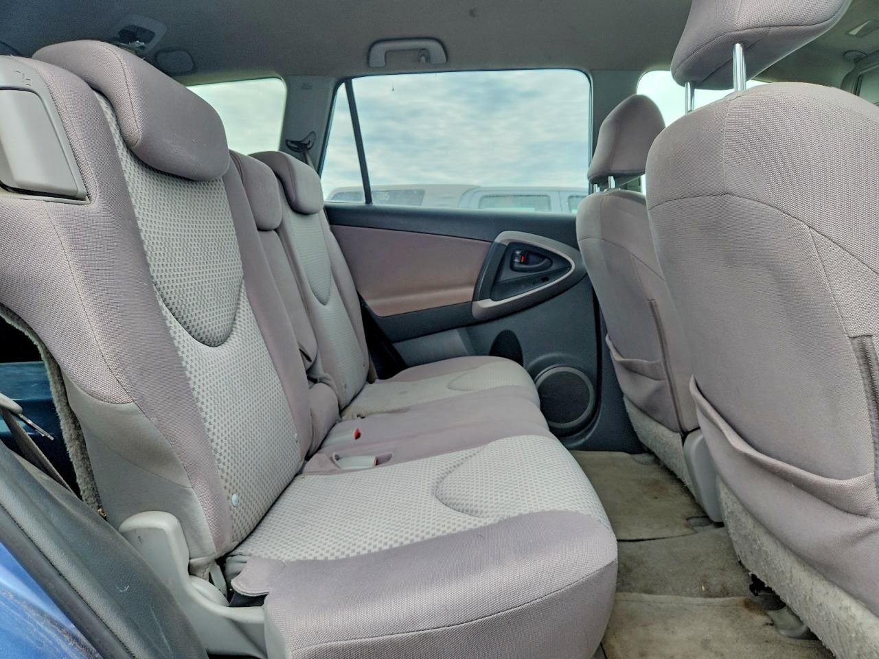 Toyota RAV4 Base