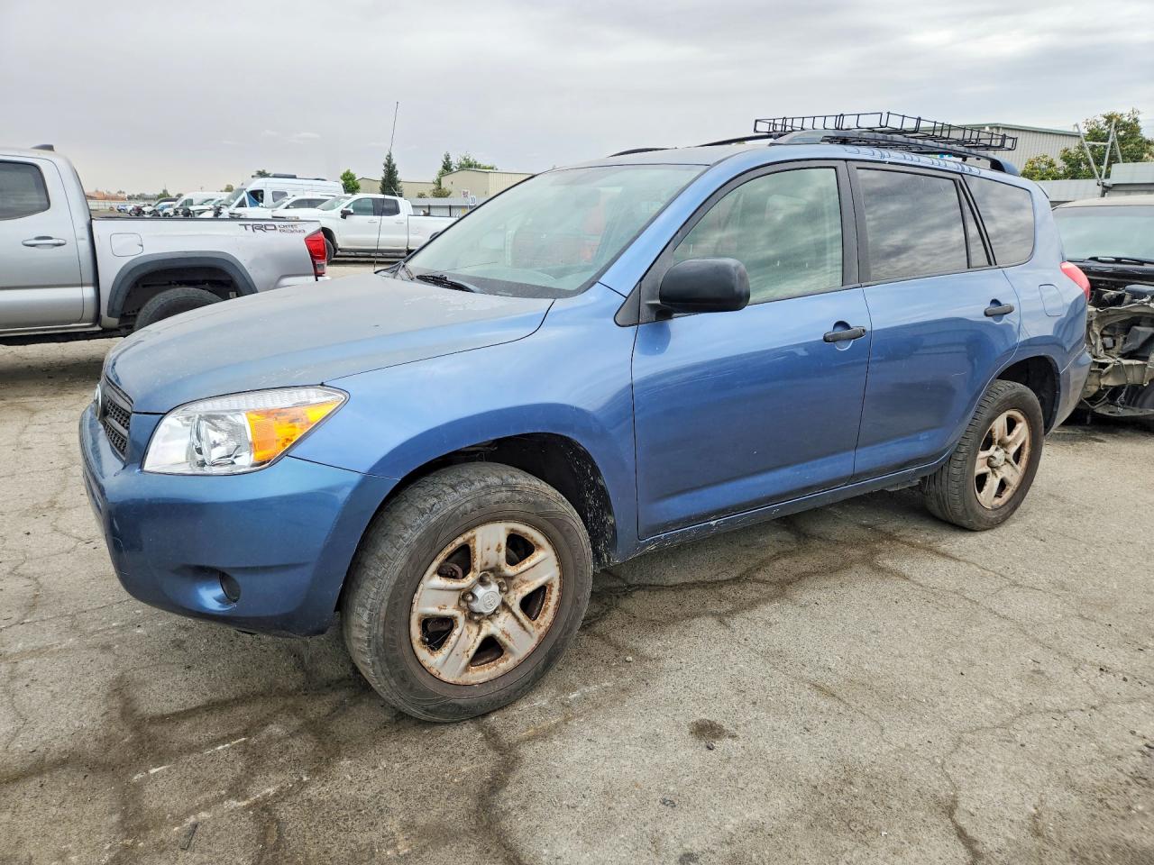 Salvage Toyota RAV4 Image