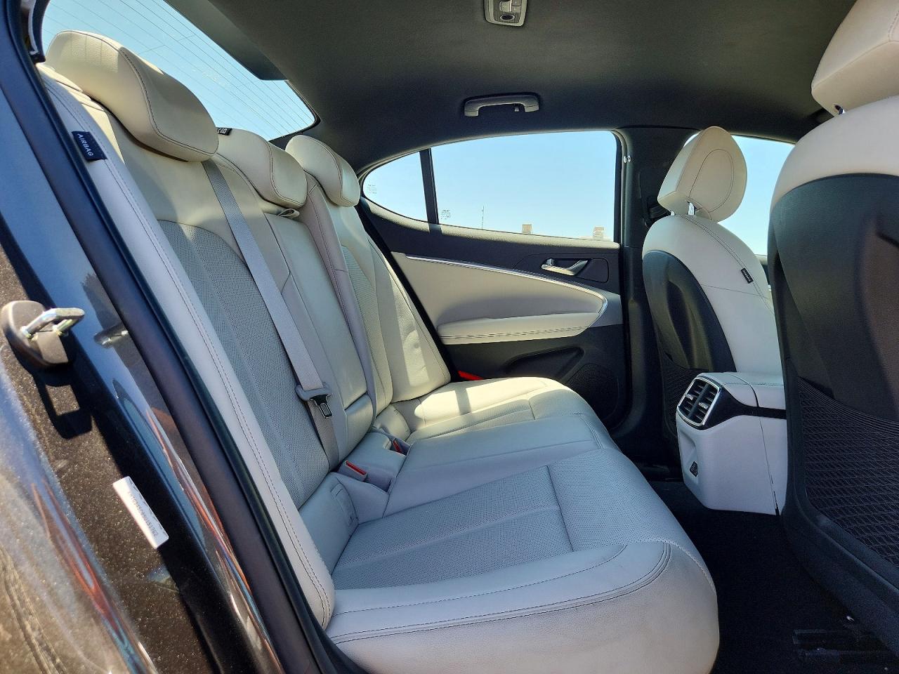 Genesis G70 2.5t Standard