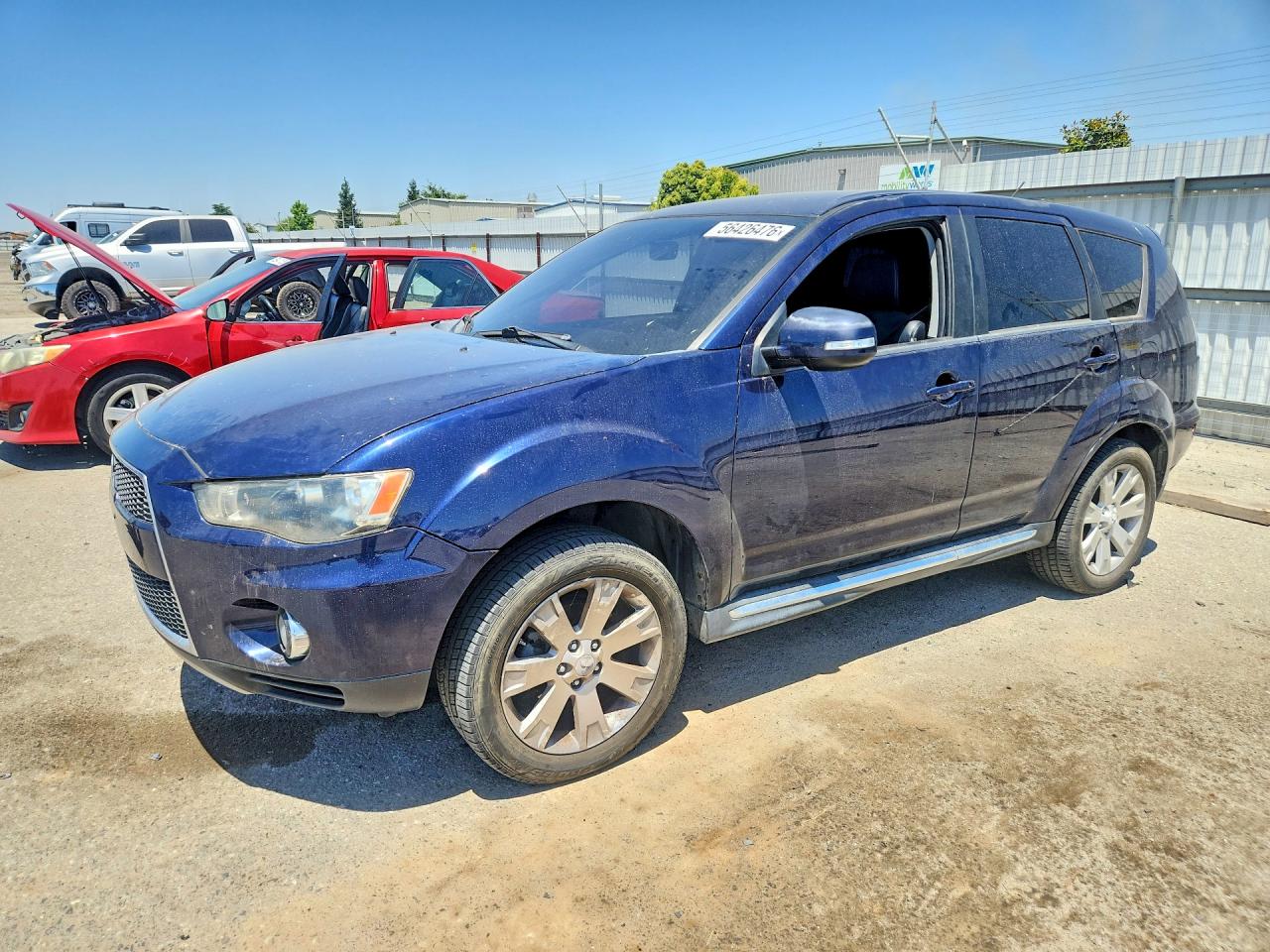 Salvage Mitsubishi Outlander Image
