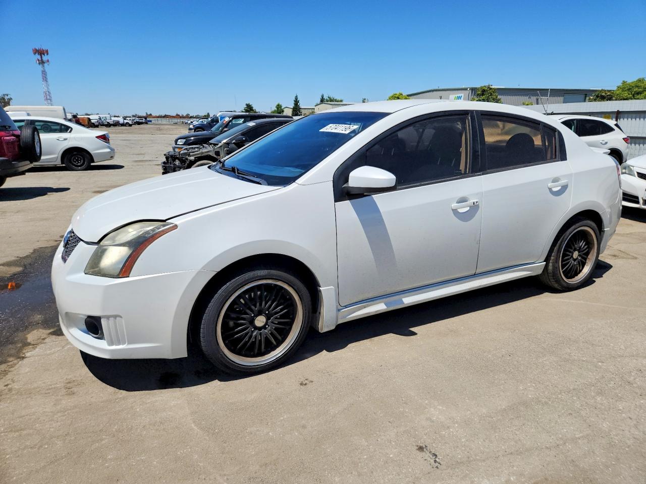 Salvage Nissan Sentra Image