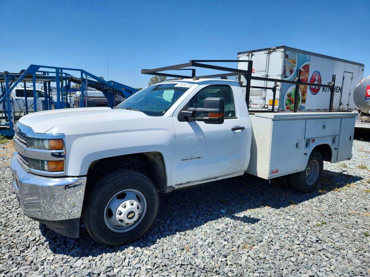Salvage Chevrolet Silverado Image