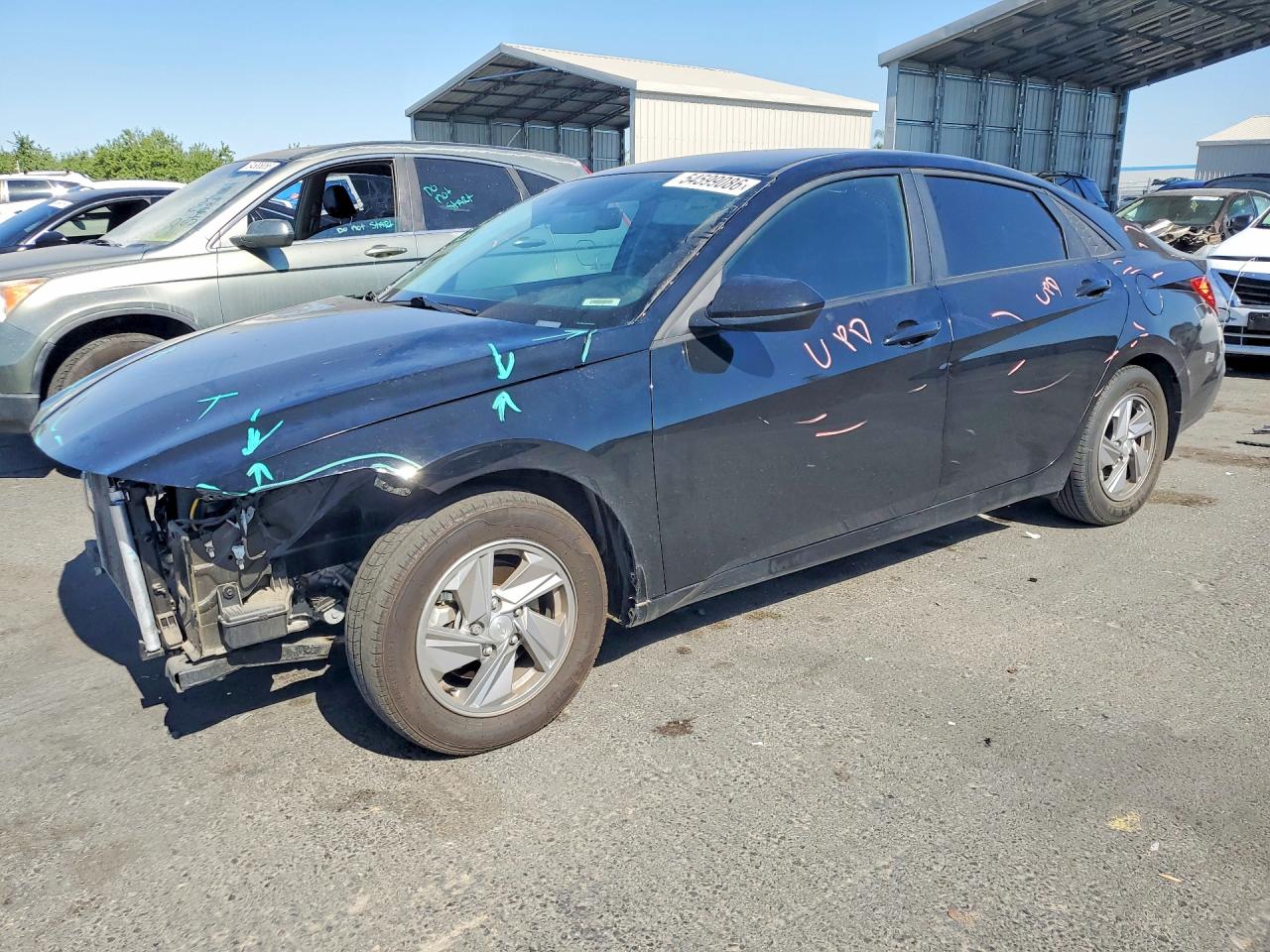 Salvage Hyundai ELANTRA Image