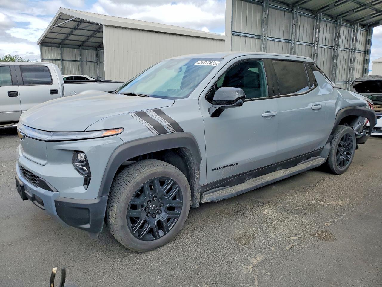 Salvage Chevrolet Silverado Image