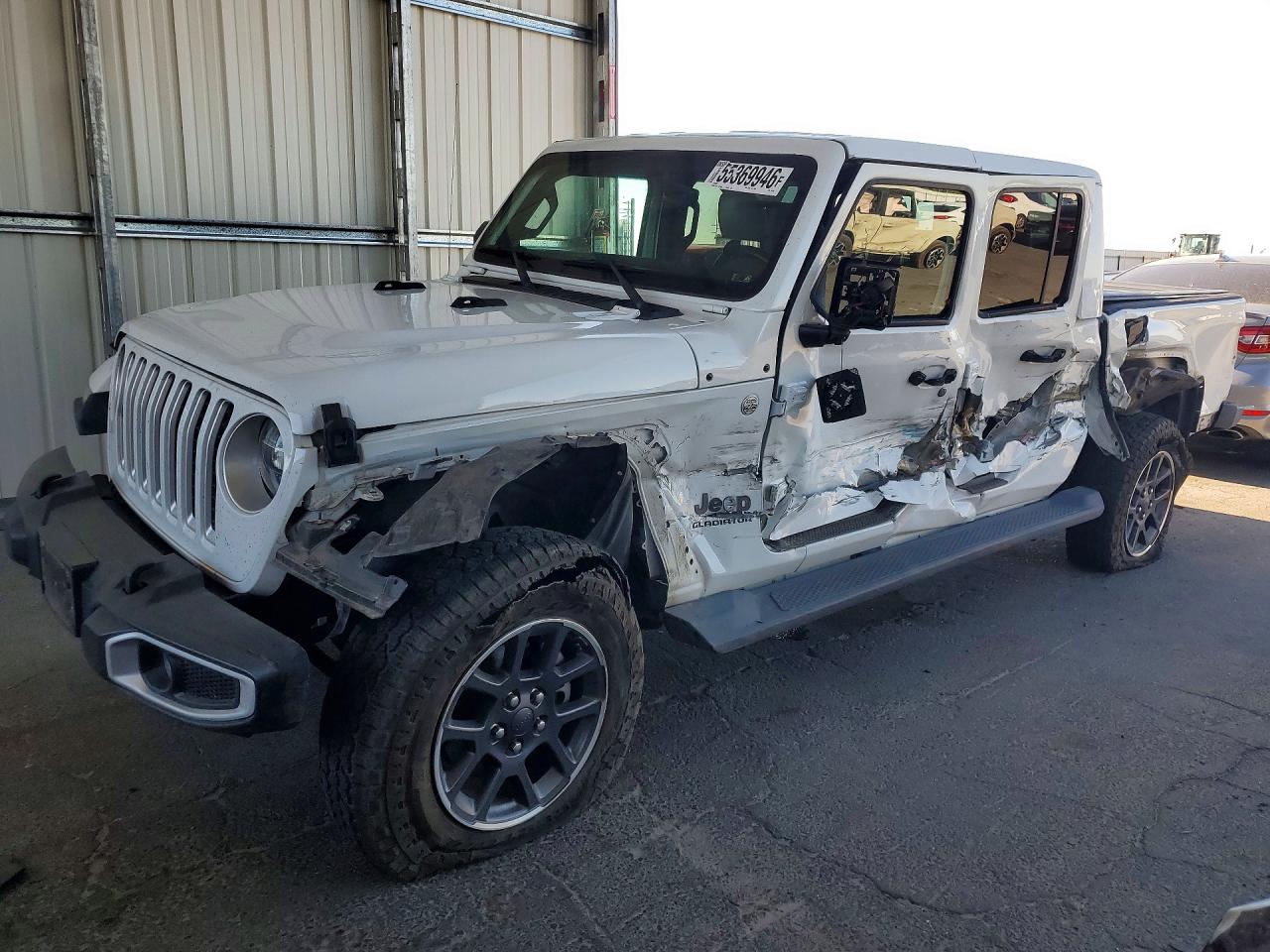 Salvage Jeep Gladiator Image