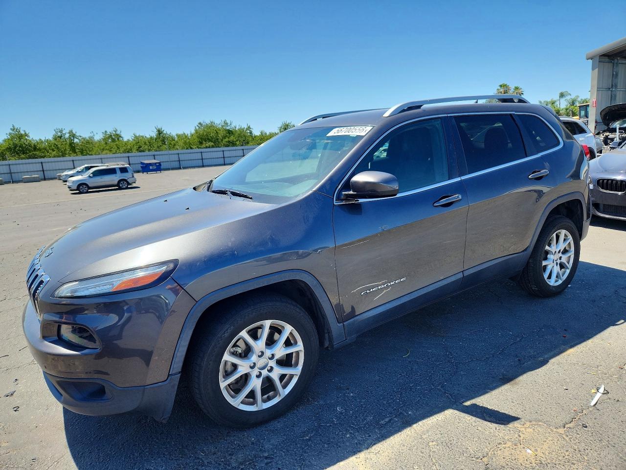 Salvage Jeep Cherokee Image