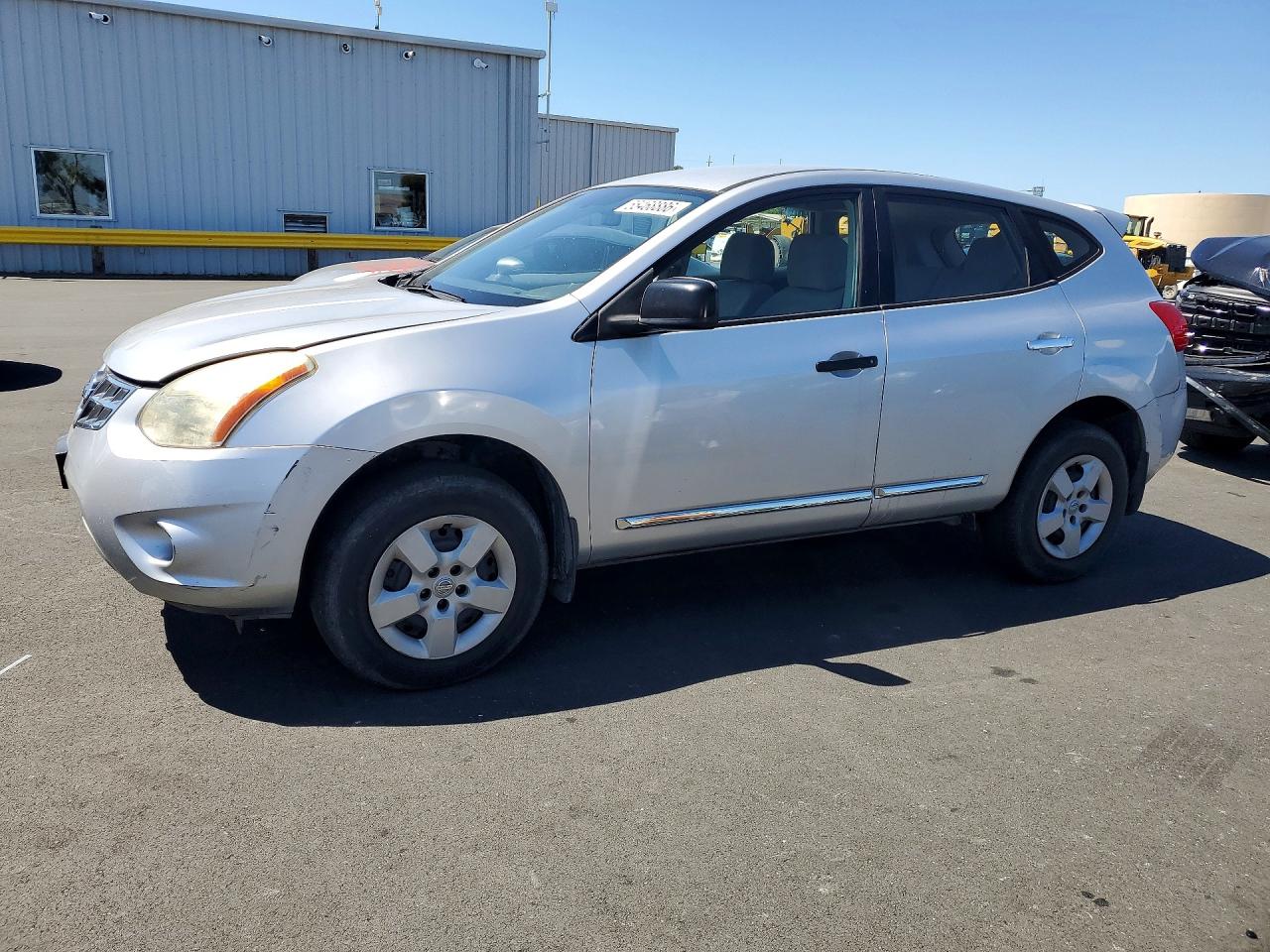 Salvage Nissan Rogue Image
