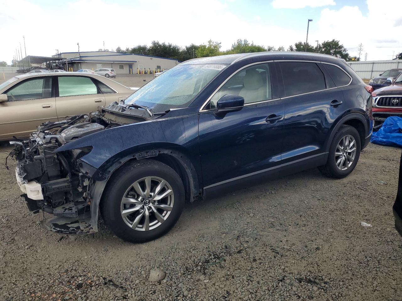 Salvage Mazda Cx Image
