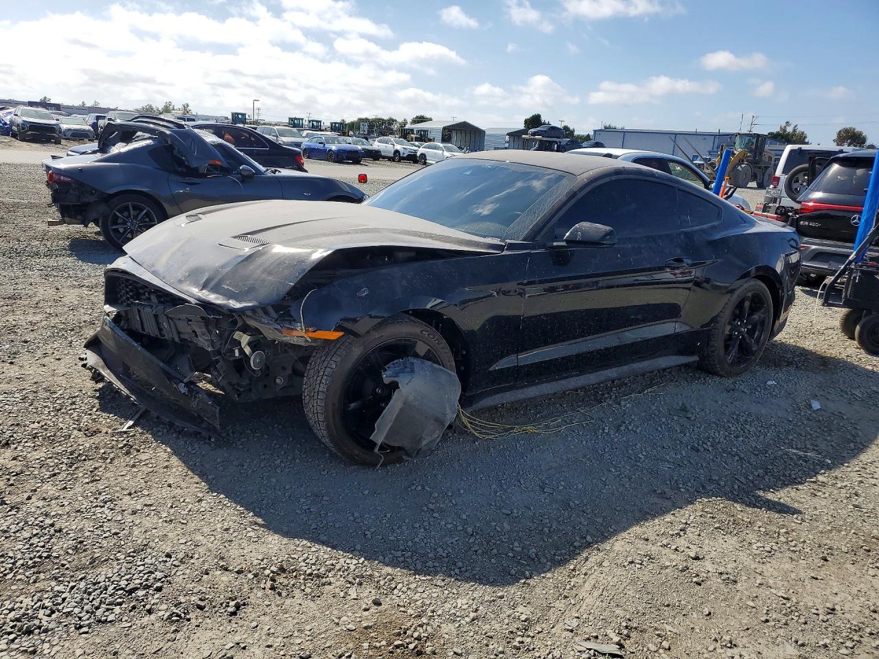 Salvage Ford Mustang Image