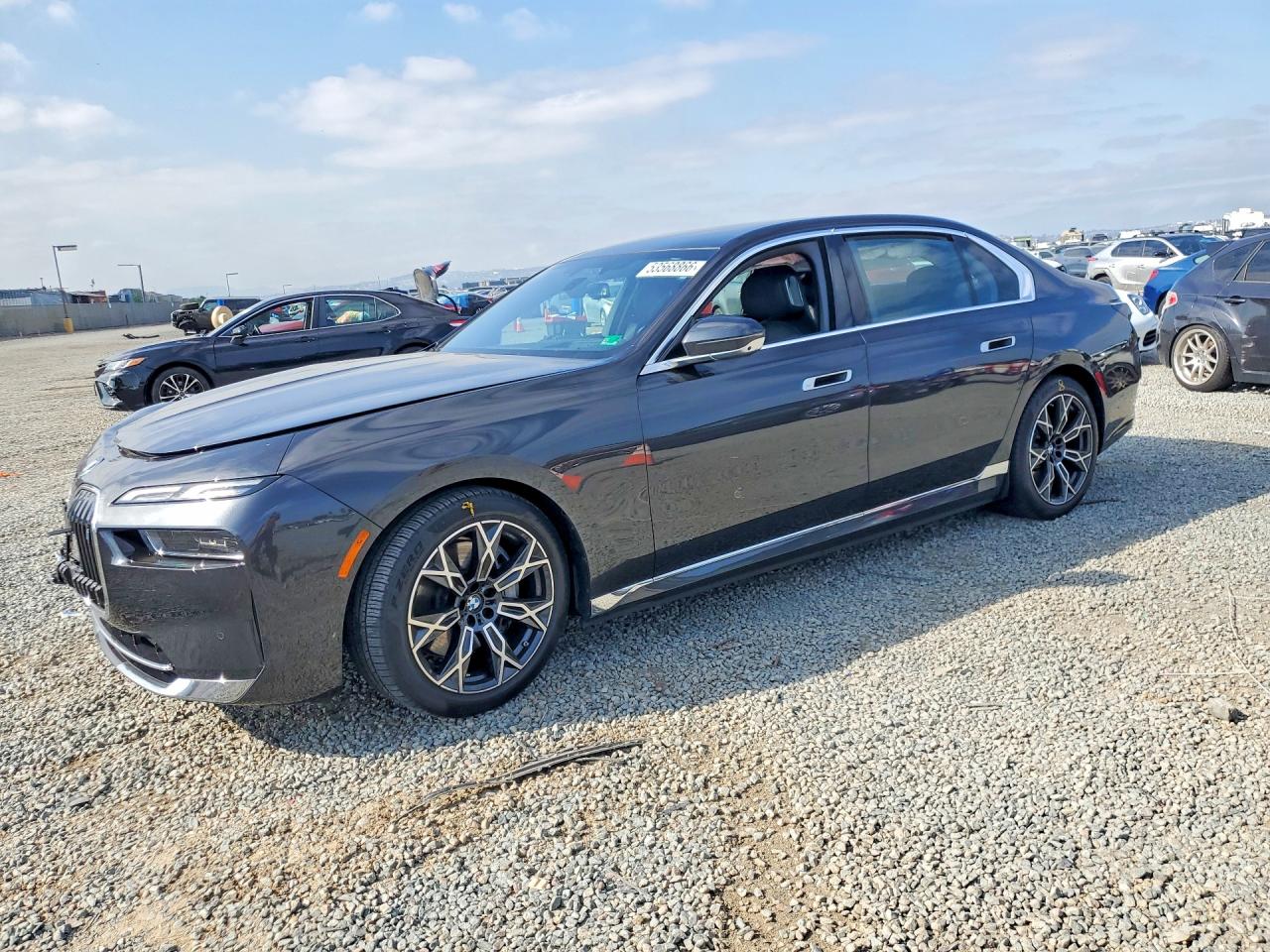 Salvage BMW i7 Image