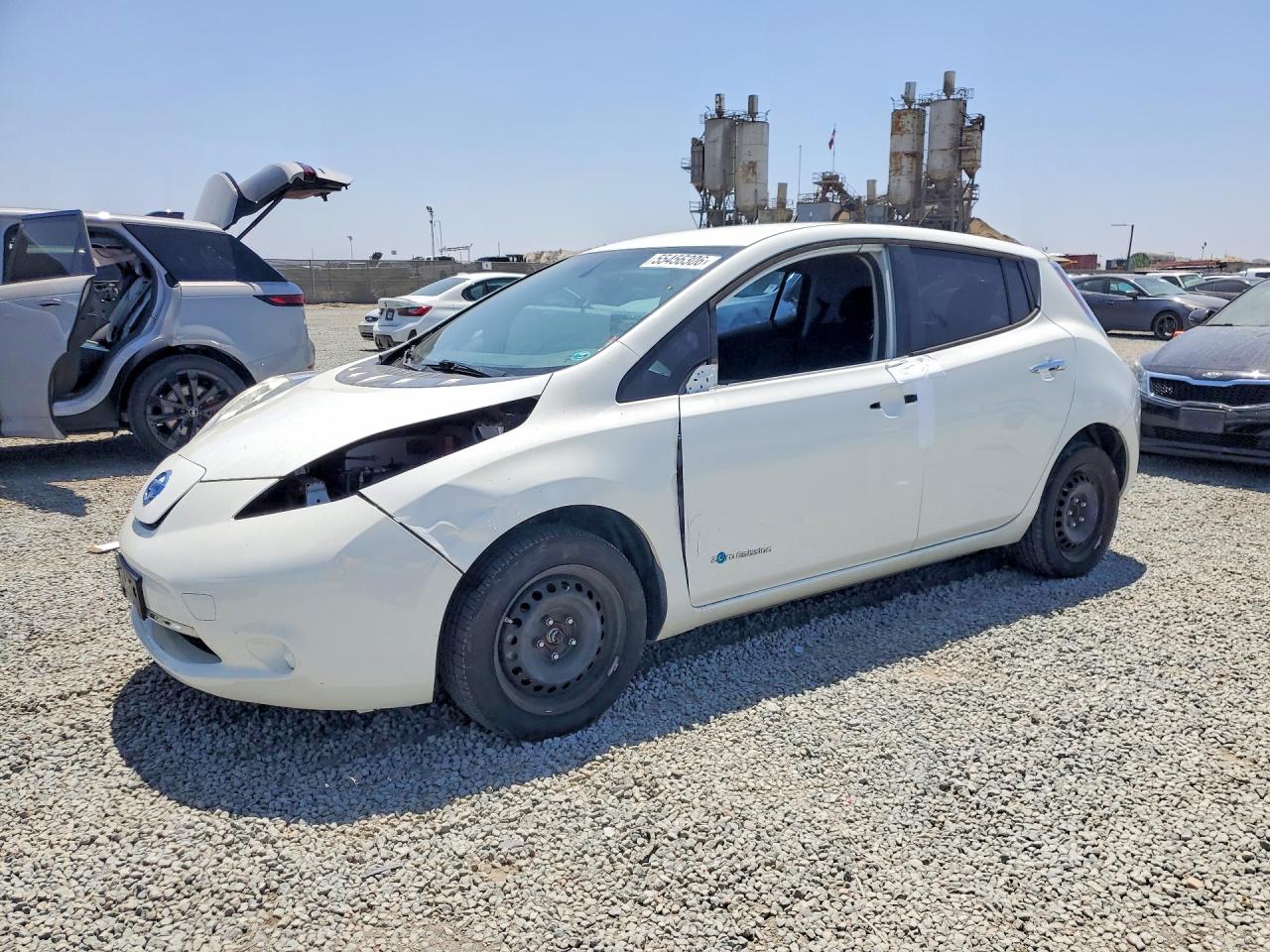 Salvage Nissan LEAF Image