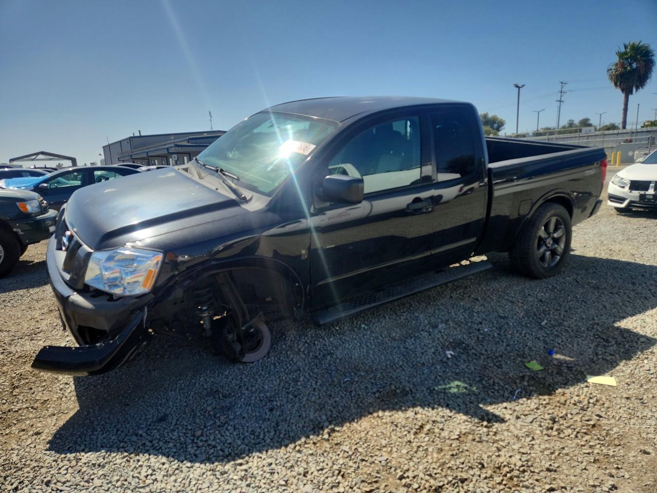 Salvage Nissan Titan Image