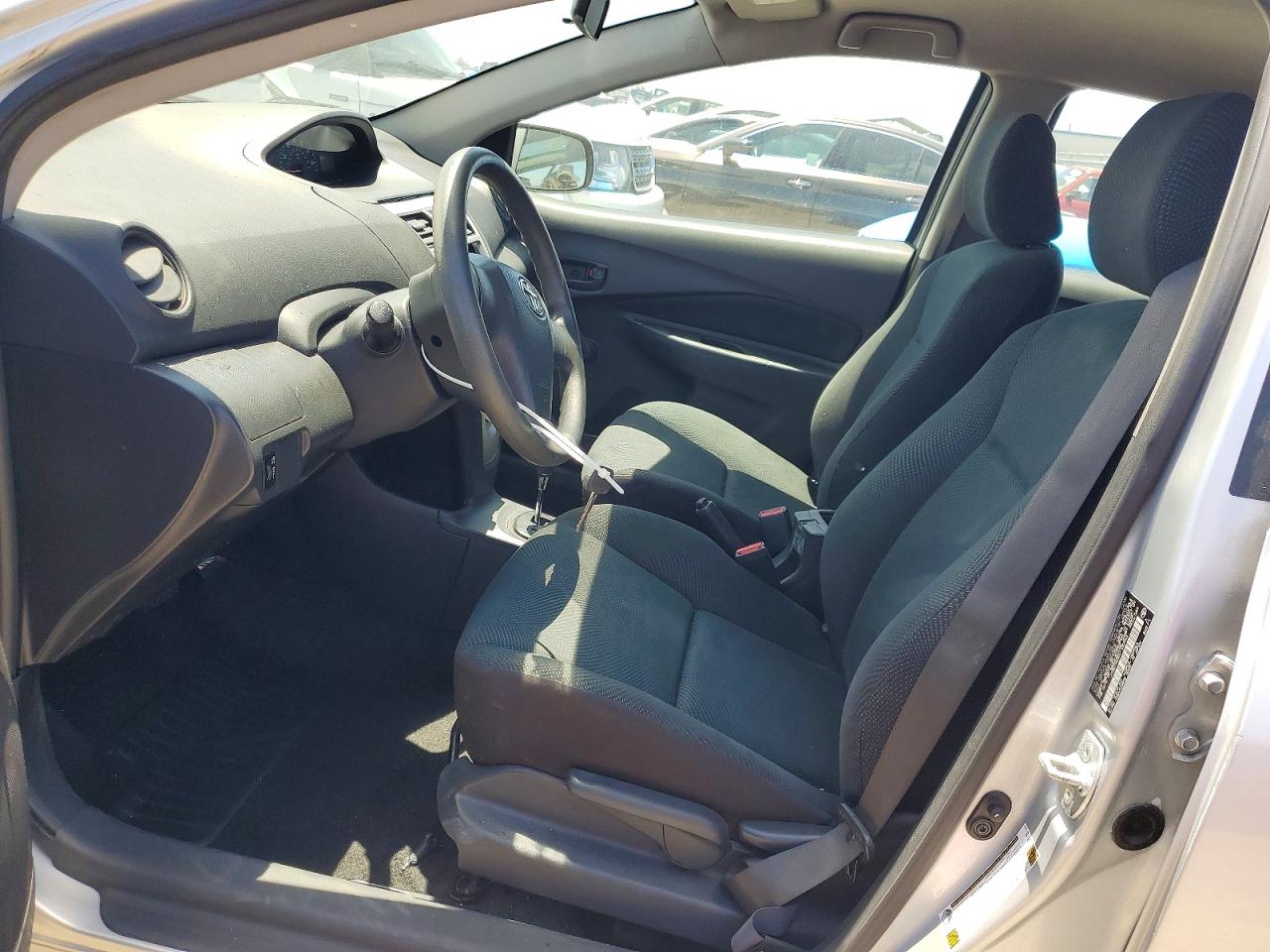 Toyota Yaris Base