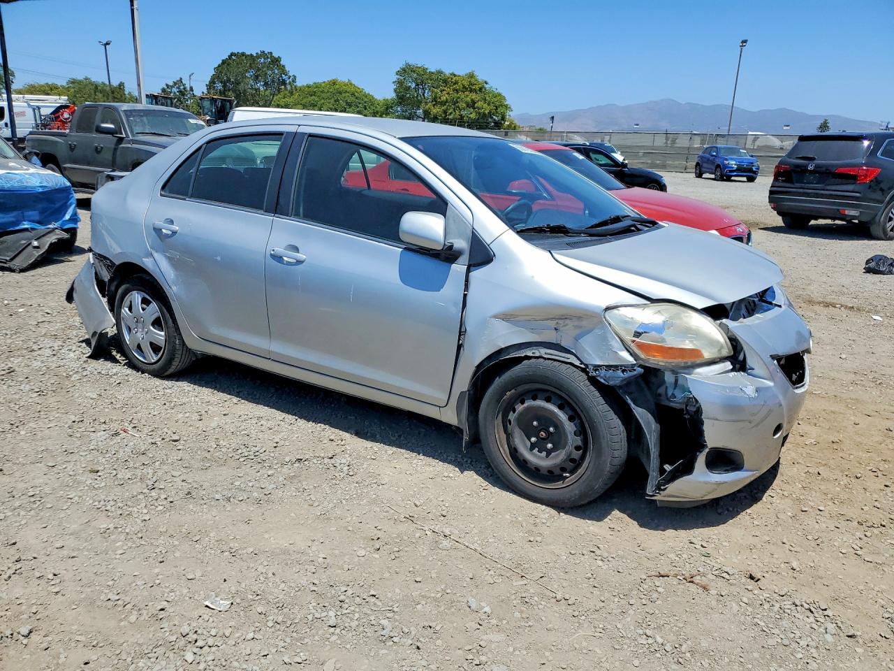 Toyota Yaris Base