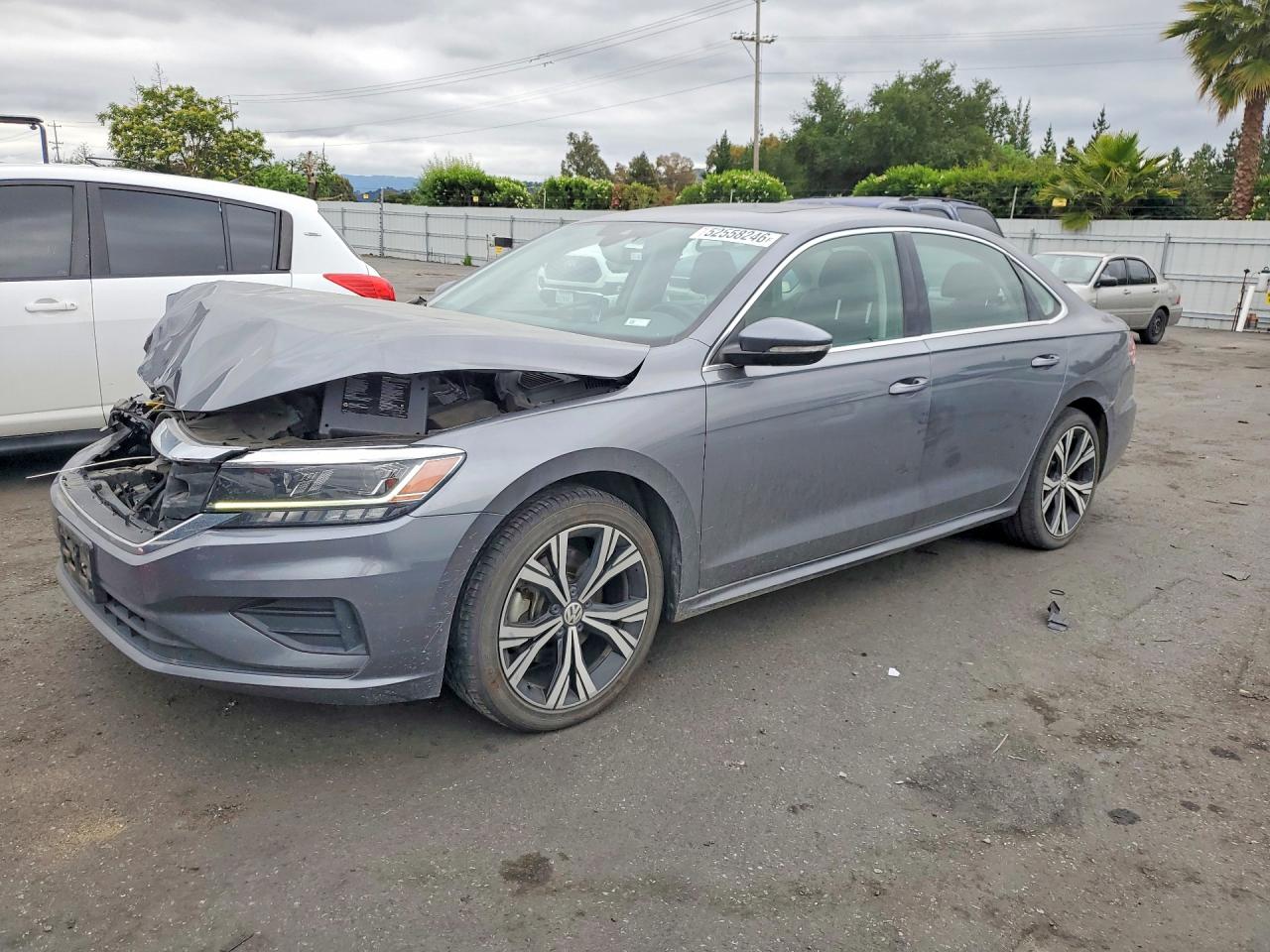 Salvage Volkswagen Passat Image