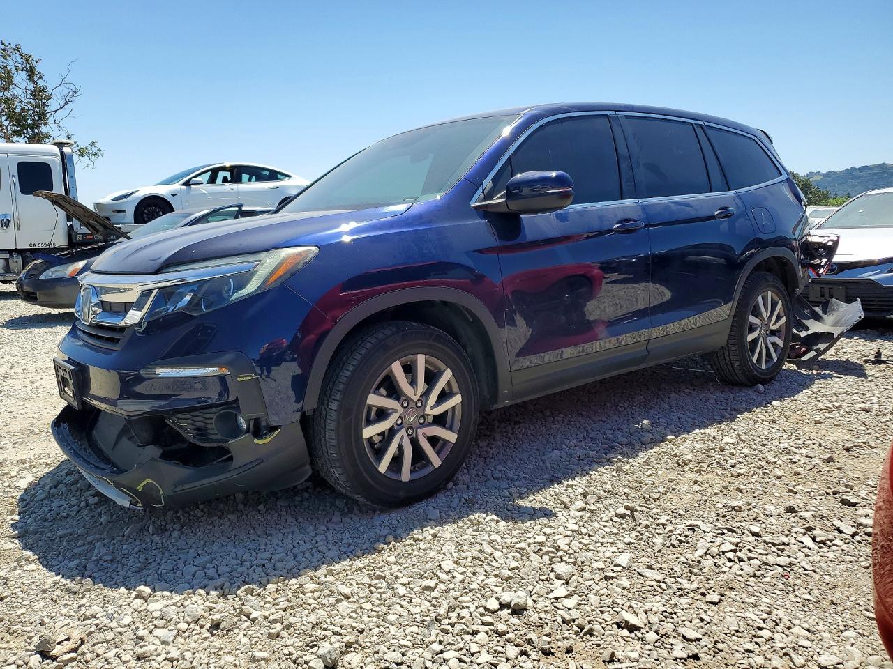 Salvage Honda Pilot Image