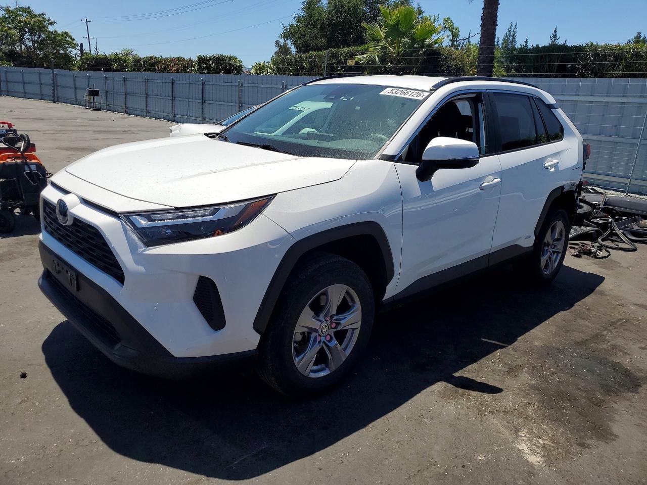Salvage Toyota RAV4 Image