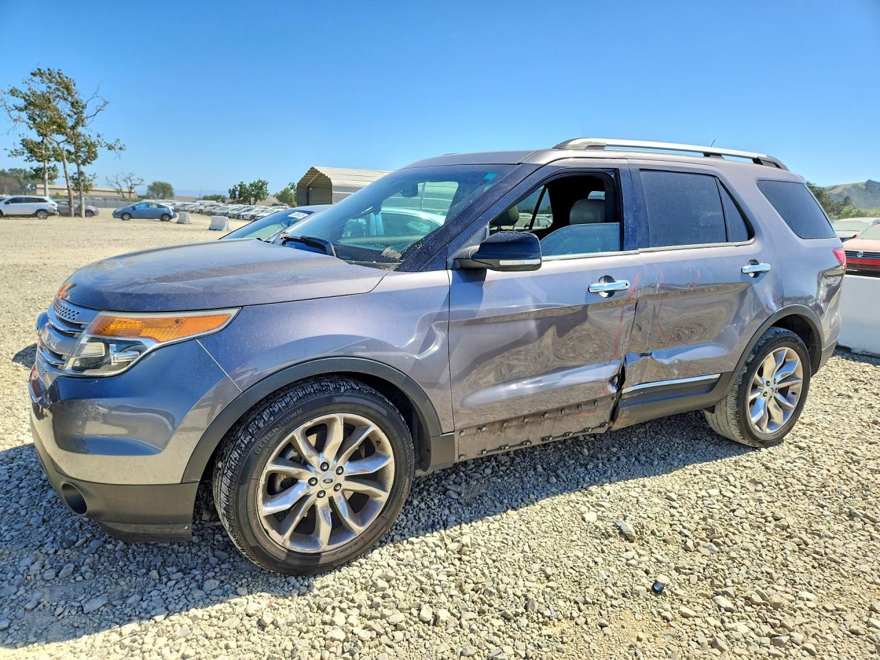 Salvage Ford Explorer Image
