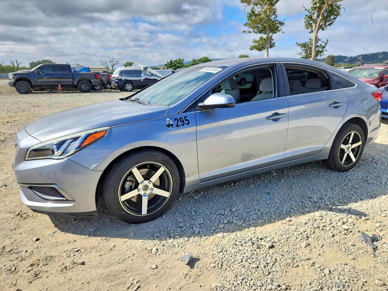 Salvage Hyundai SONATA Image