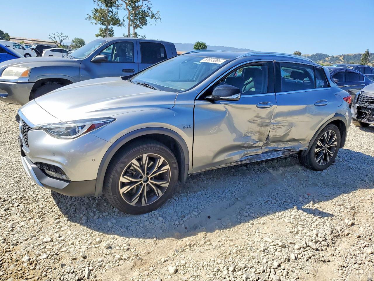 Salvage INFINITI Qx Image