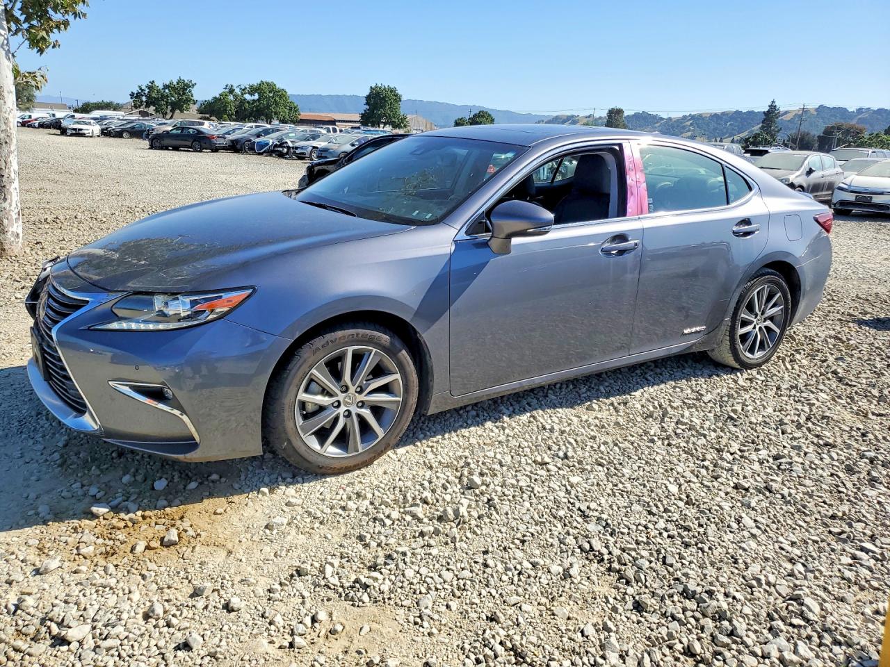 Salvage Lexus Es Image