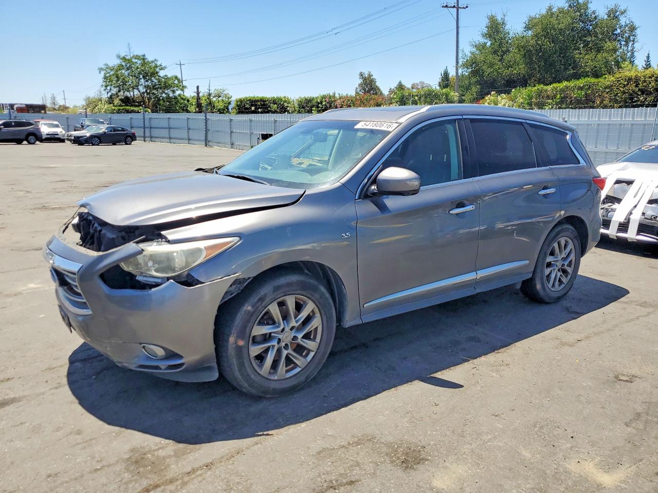 Salvage INFINITI Qx Image
