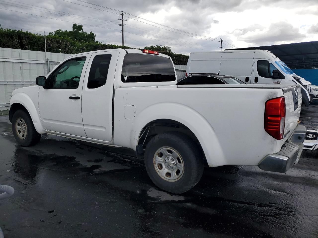 Nissan Frontier S