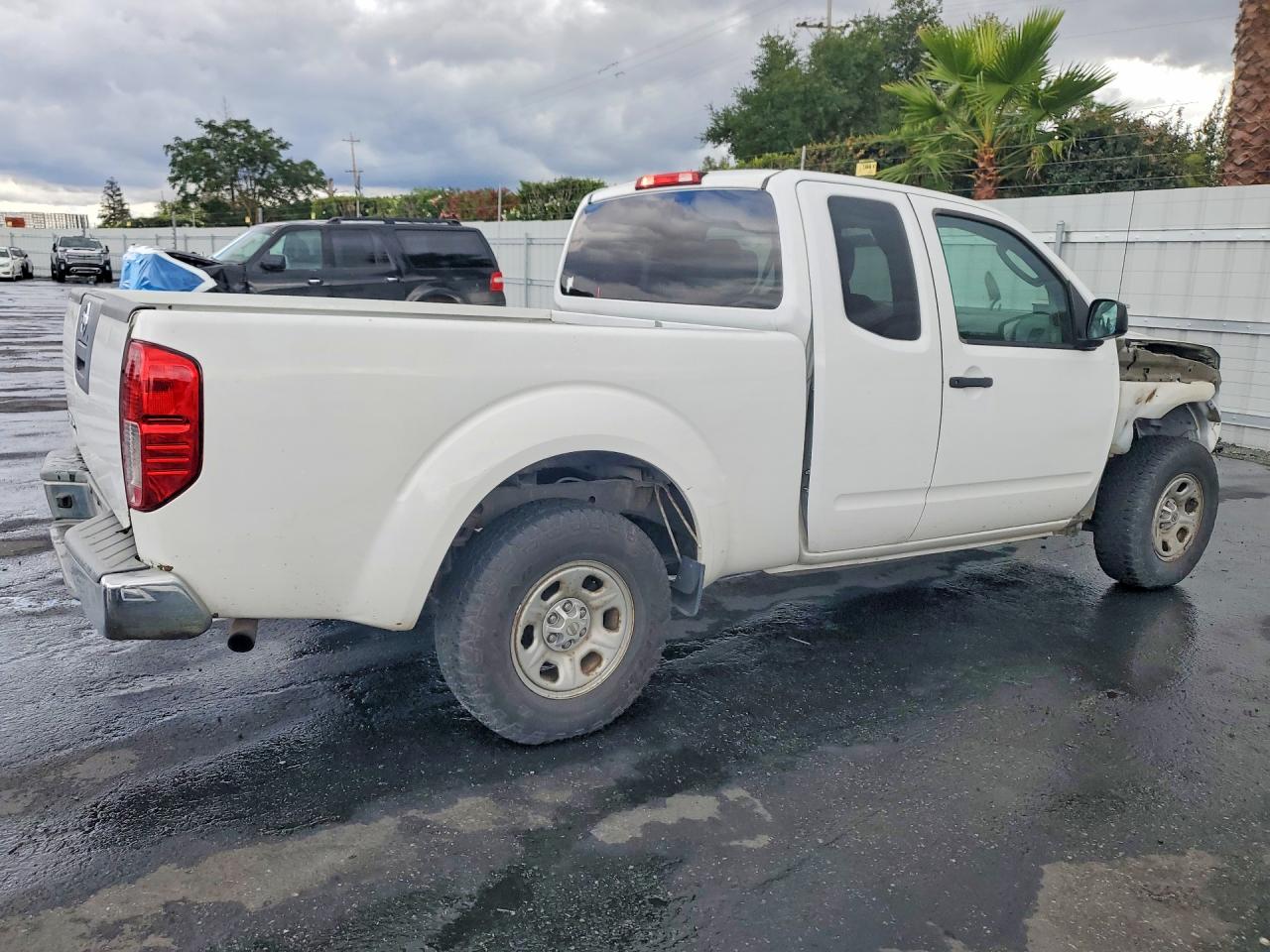 Nissan Frontier S