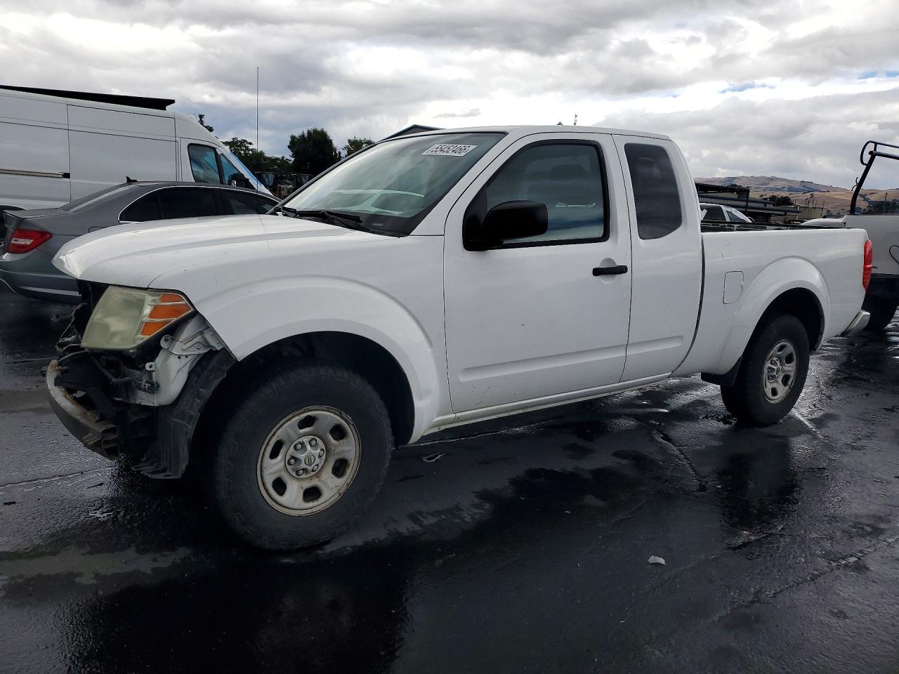 Salvage Nissan Frontier Image