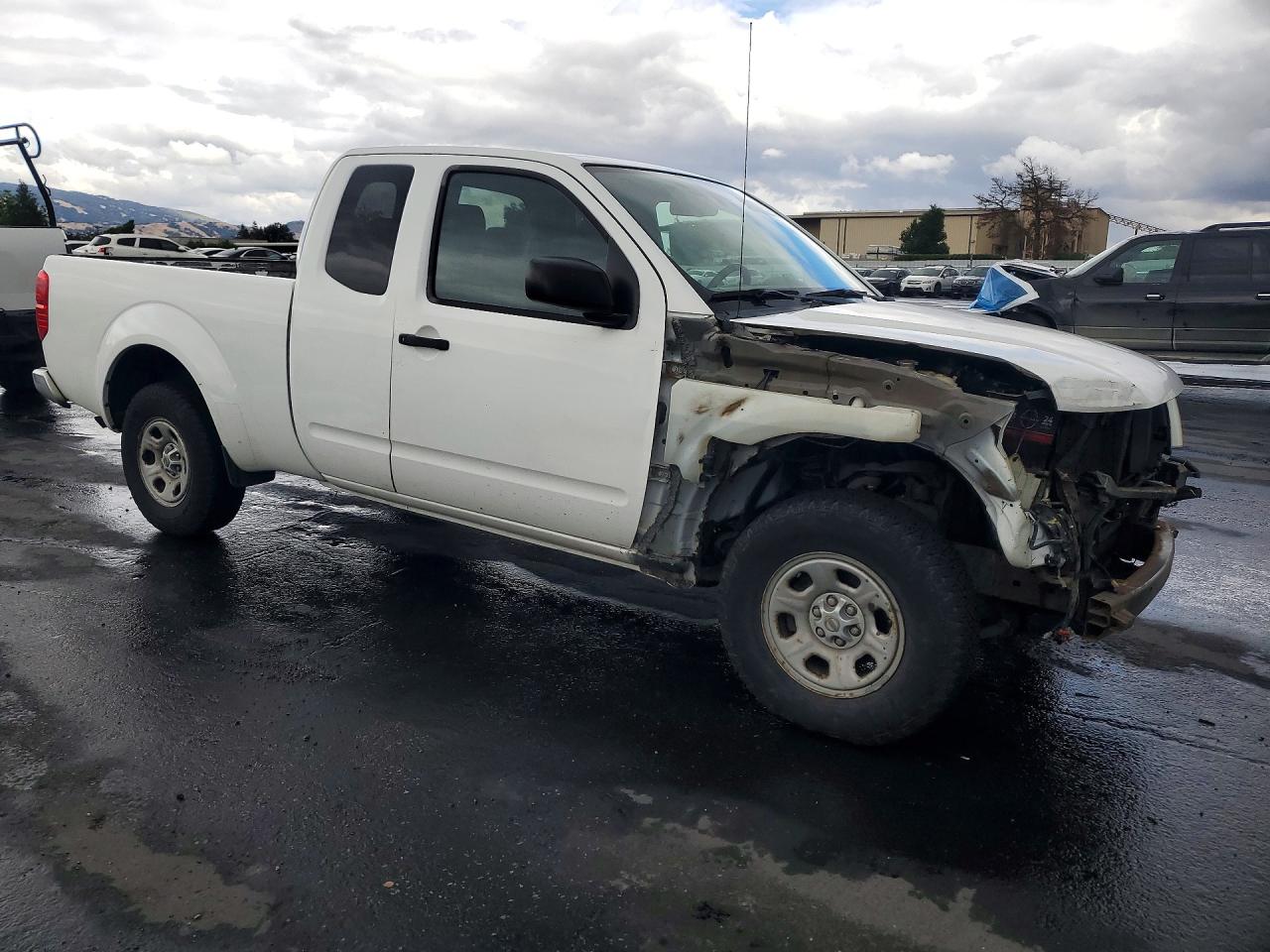 Nissan Frontier S