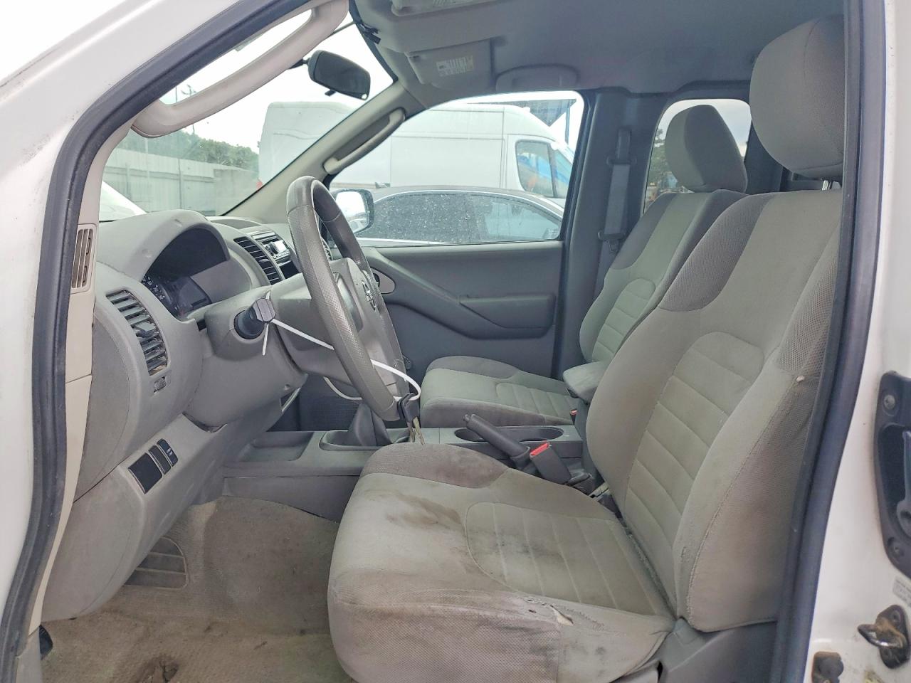 Nissan Frontier S