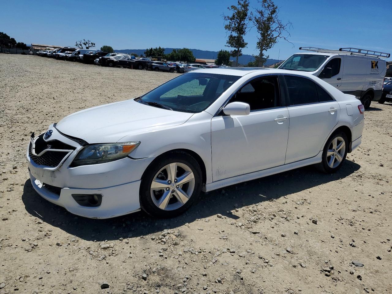 Salvage Toyota Camry Image