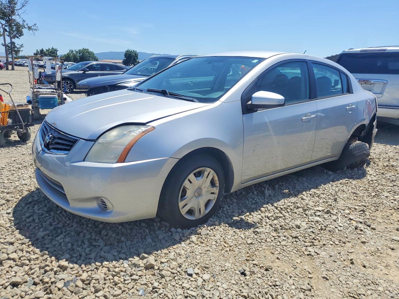 Salvage Nissan Sentra Image