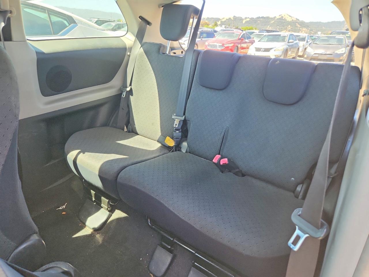Toyota Yaris Base