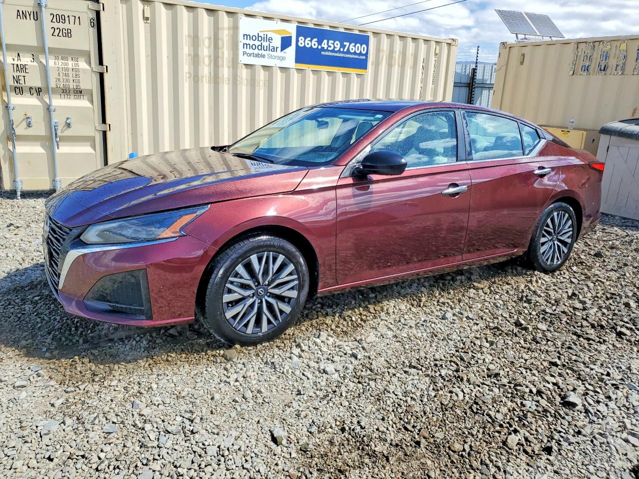 Salvage Nissan Altima Image