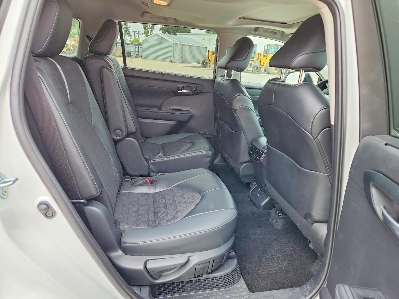 Toyota Highlander Xle Nightshade