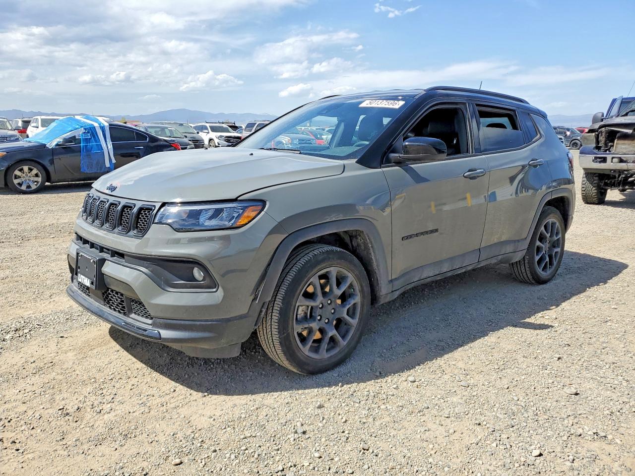 Salvage Jeep Compass Image